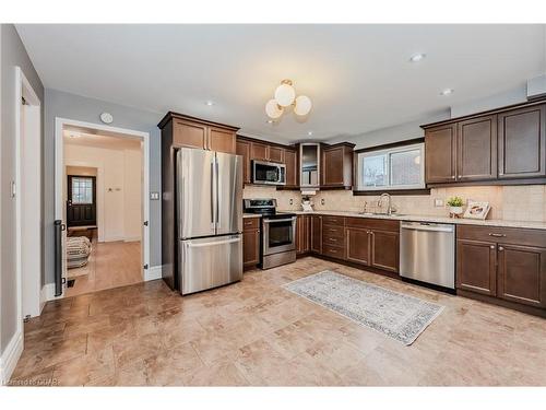 147 Fisher Mills Road, Cambridge, ON - Indoor Photo Showing Kitchen