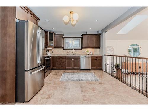 147 Fisher Mills Road, Cambridge, ON - Indoor Photo Showing Kitchen