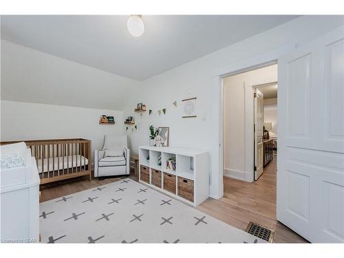 147 Fisher Mills Road, Cambridge, ON - Indoor Photo Showing Bedroom