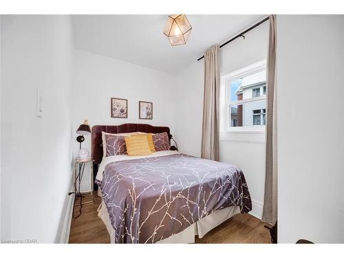 11 Mansion Street, Kitchener, ON - Indoor Photo Showing Bedroom