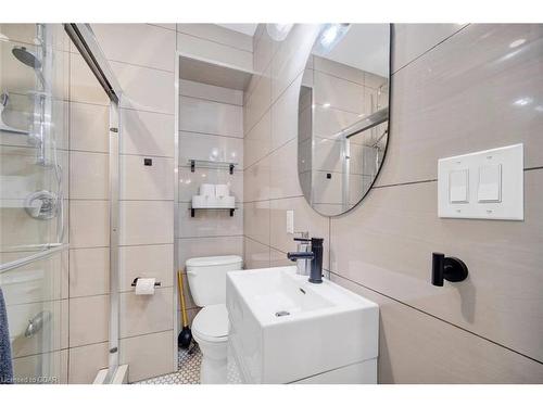 11 Mansion Street, Kitchener, ON - Indoor Photo Showing Bathroom