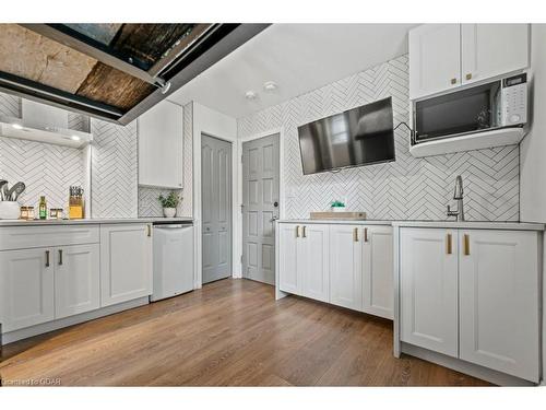 11 Mansion Street, Kitchener, ON - Indoor Photo Showing Kitchen With Upgraded Kitchen