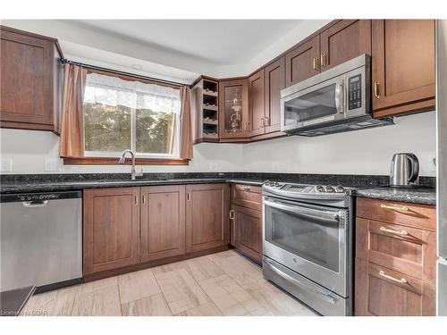 2 Hamilton Drive, Guelph/Eramosa, ON - Indoor Photo Showing Kitchen