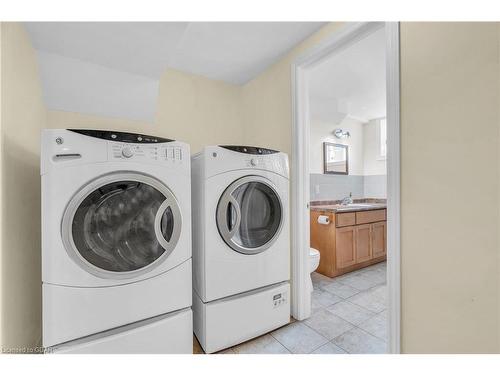 2 Hamilton Drive, Guelph/Eramosa, ON - Indoor Photo Showing Laundry Room