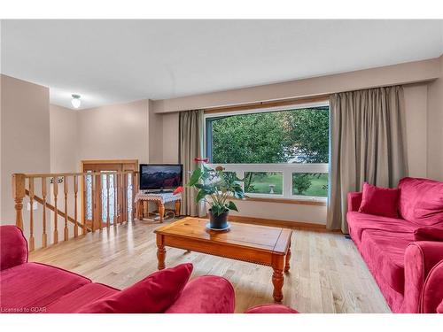 2 Hamilton Drive, Guelph/Eramosa, ON - Indoor Photo Showing Living Room