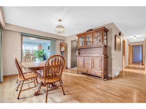 2 Hamilton Drive, Guelph/Eramosa, ON - Indoor Photo Showing Dining Room