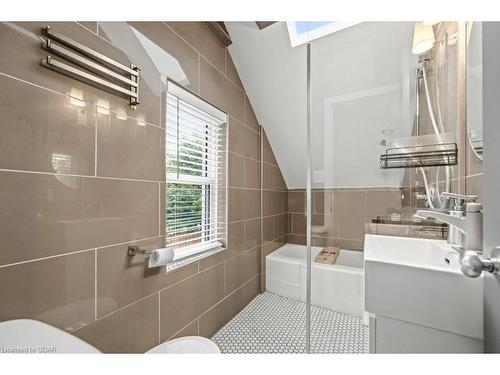 11 Mansion Street, Kitchener, ON - Indoor Photo Showing Bathroom