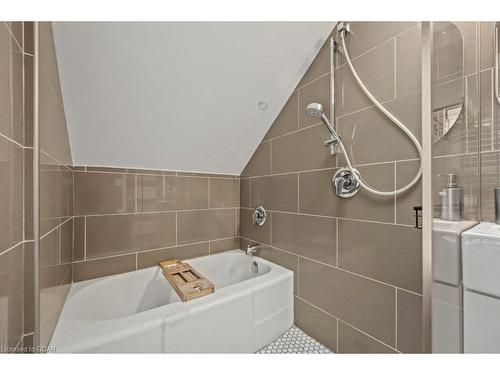 11 Mansion Street, Kitchener, ON - Indoor Photo Showing Bathroom