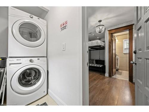 11 Mansion Street, Kitchener, ON - Indoor Photo Showing Laundry Room