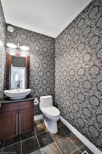 10 Bright Lane, Guelph, ON - Indoor Photo Showing Bathroom