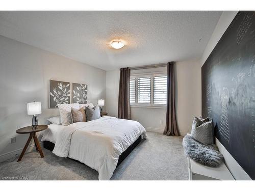 10 Bright Lane, Guelph, ON - Indoor Photo Showing Bedroom