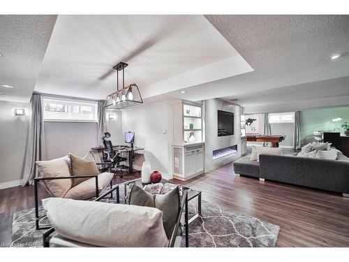 10 Bright Lane, Guelph, ON - Indoor Photo Showing Living Room