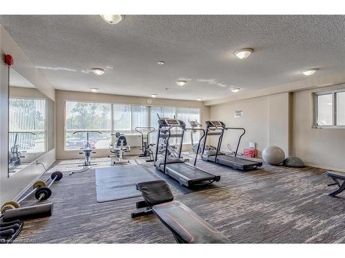 708-358 Waterloo Avenue, Guelph, ON - Indoor Photo Showing Gym Room