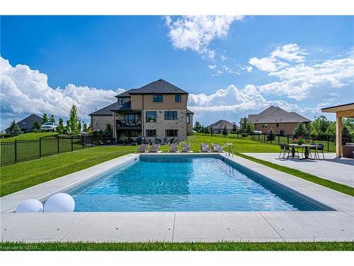 125 Crewson Court, Rockwood, ON - Outdoor With In Ground Pool With Backyard