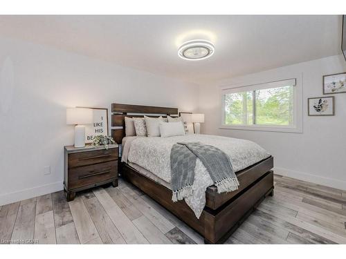 246 Park Lawn Place, Waterloo, ON - Indoor Photo Showing Bedroom