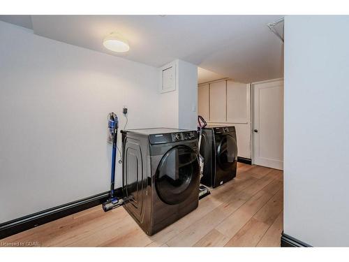 246 Park Lawn Place, Waterloo, ON - Indoor Photo Showing Laundry Room