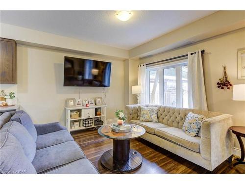 135 Samuel Drive, Arthur, ON - Indoor Photo Showing Living Room