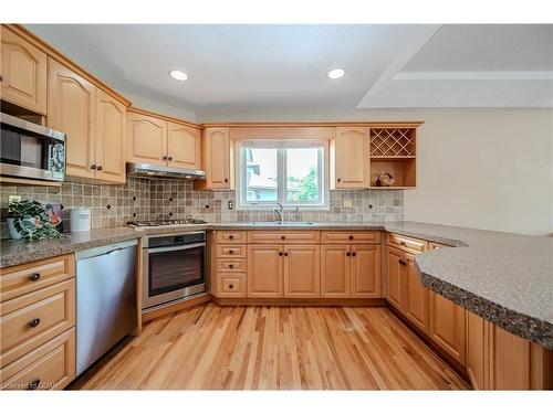 7 Whitetail Court, Guelph, ON - Indoor Photo Showing Kitchen