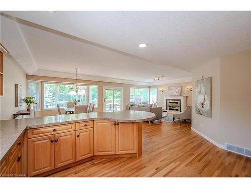 7 Whitetail Court, Guelph, ON - Indoor Photo Showing Kitchen