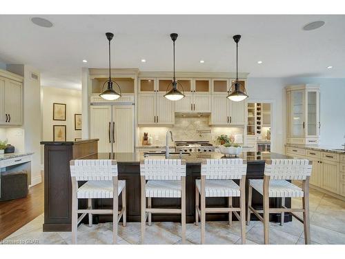 209 Hume Road, Puslinch, ON - Indoor Photo Showing Dining Room