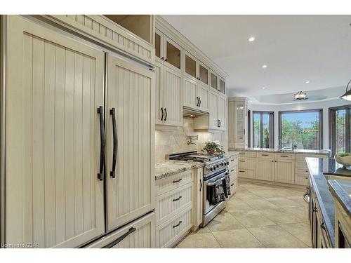 209 Hume Road, Puslinch, ON - Indoor Photo Showing Kitchen With Upgraded Kitchen