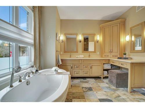 209 Hume Road, Puslinch, ON - Indoor Photo Showing Bathroom