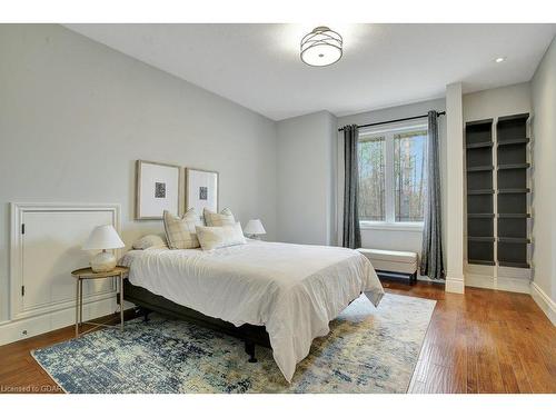 209 Hume Road, Puslinch, ON - Indoor Photo Showing Bedroom