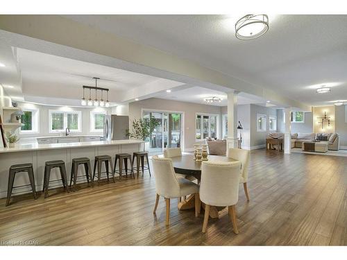 209 Hume Road, Puslinch, ON - Indoor Photo Showing Dining Room