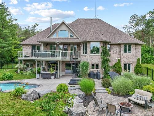 209 Hume Road, Puslinch, ON - Outdoor With In Ground Pool With Deck Patio Veranda With Facade