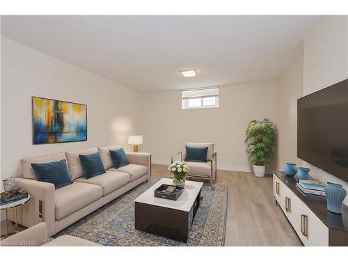 280 Waterloo Street, Mount Forest, ON - Indoor Photo Showing Living Room