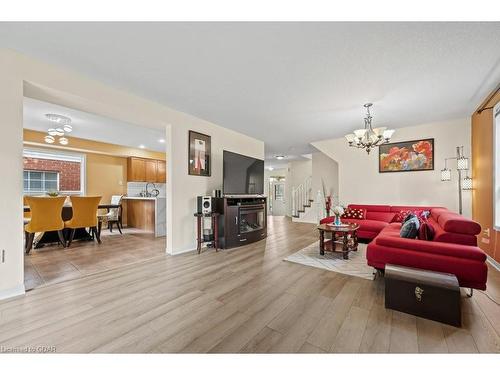 43 Peer Drive, Guelph, ON - Indoor Photo Showing Living Room