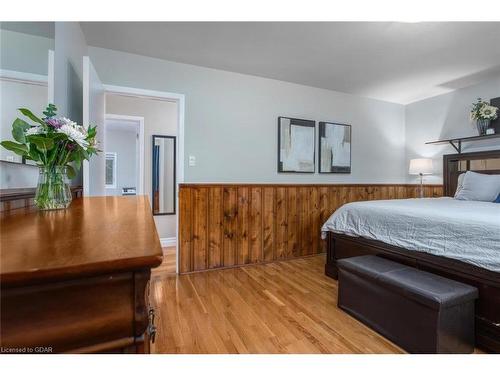 692 Speedvale Avenue E, Guelph/Eramosa, ON - Indoor Photo Showing Bedroom