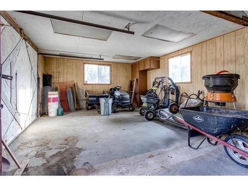 692 Speedvale Avenue E, Guelph/Eramosa, ON - Indoor Photo Showing Garage