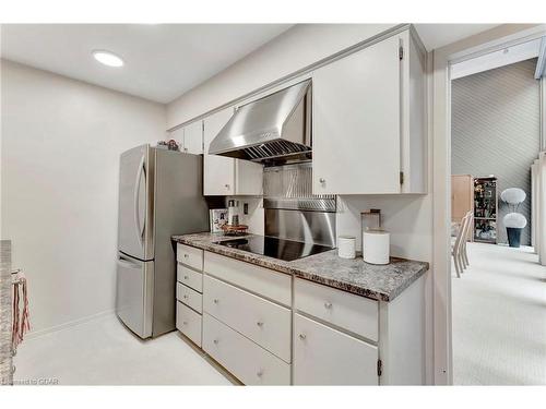 7011 Concession 4, Puslinch, ON - Indoor Photo Showing Kitchen