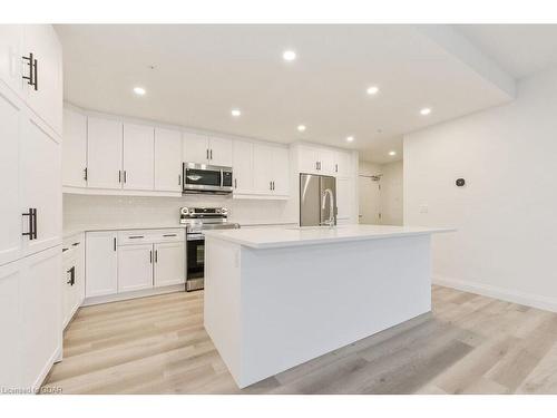 302-99B Farley Road, Fergus, ON - Indoor Photo Showing Kitchen