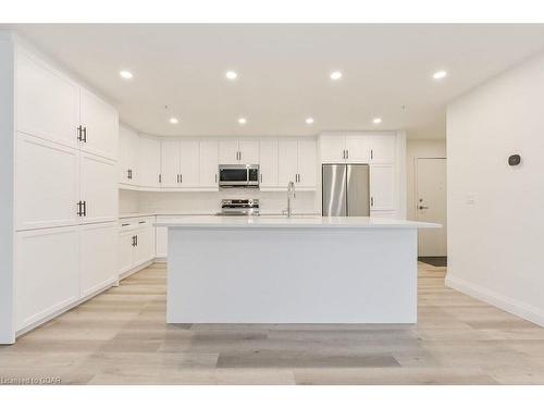 302-99B Farley Road, Fergus, ON - Indoor Photo Showing Kitchen