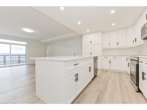 302-99B Farley Road, Fergus, ON - Indoor Photo Showing Kitchen