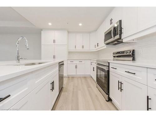 302-99B Farley Road, Fergus, ON - Indoor Photo Showing Kitchen