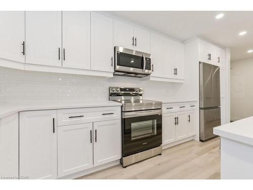 302-99B Farley Road, Fergus, ON - Indoor Photo Showing Kitchen With Upgraded Kitchen