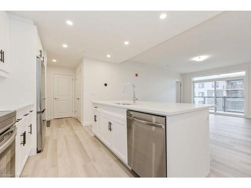 302-99B Farley Road, Fergus, ON - Indoor Photo Showing Kitchen