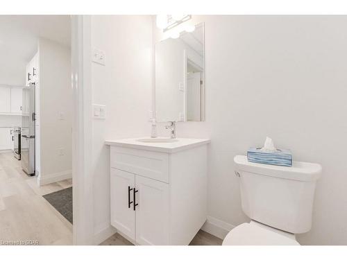 302-99B Farley Road, Fergus, ON - Indoor Photo Showing Bathroom