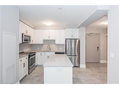 613-73 Arthur Street S, Guelph, ON - Indoor Photo Showing Kitchen With Stainless Steel Kitchen