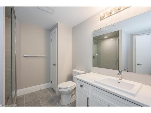 613-73 Arthur Street S, Guelph, ON - Indoor Photo Showing Bathroom