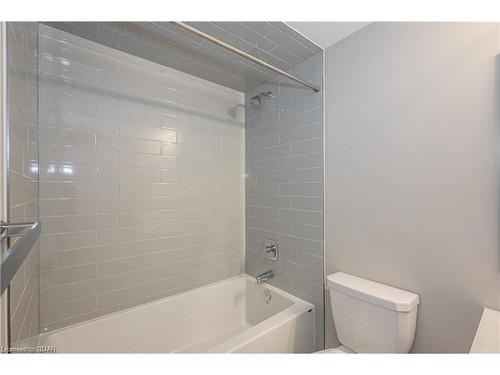 613-73 Arthur Street S, Guelph, ON - Indoor Photo Showing Bathroom