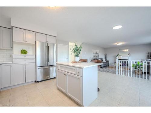 15 Norton Drive, Guelph, ON - Indoor Photo Showing Kitchen