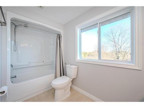 15 Norton Drive, Guelph, ON - Indoor Photo Showing Bathroom