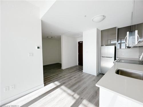 3612-60 Frederick Street, Kitchener, ON - Indoor Photo Showing Kitchen