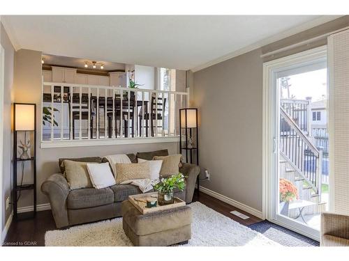 301 Domville Street, Arthur, ON - Indoor Photo Showing Living Room