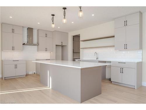 10 Broughton Street, Erin, ON - Indoor Photo Showing Kitchen With Upgraded Kitchen