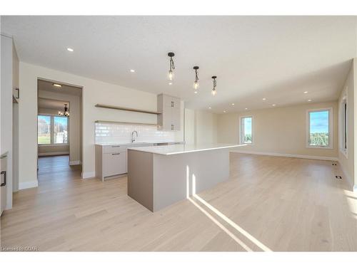 10 Broughton Street, Erin, ON - Indoor Photo Showing Kitchen